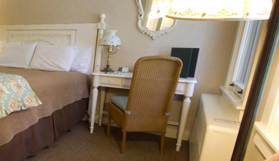 Wawona Hotel Room photo